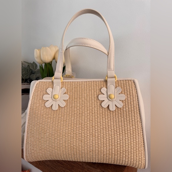 NWT Betsey Johnson Rafia Daisy Purse - Picture 6 of 9